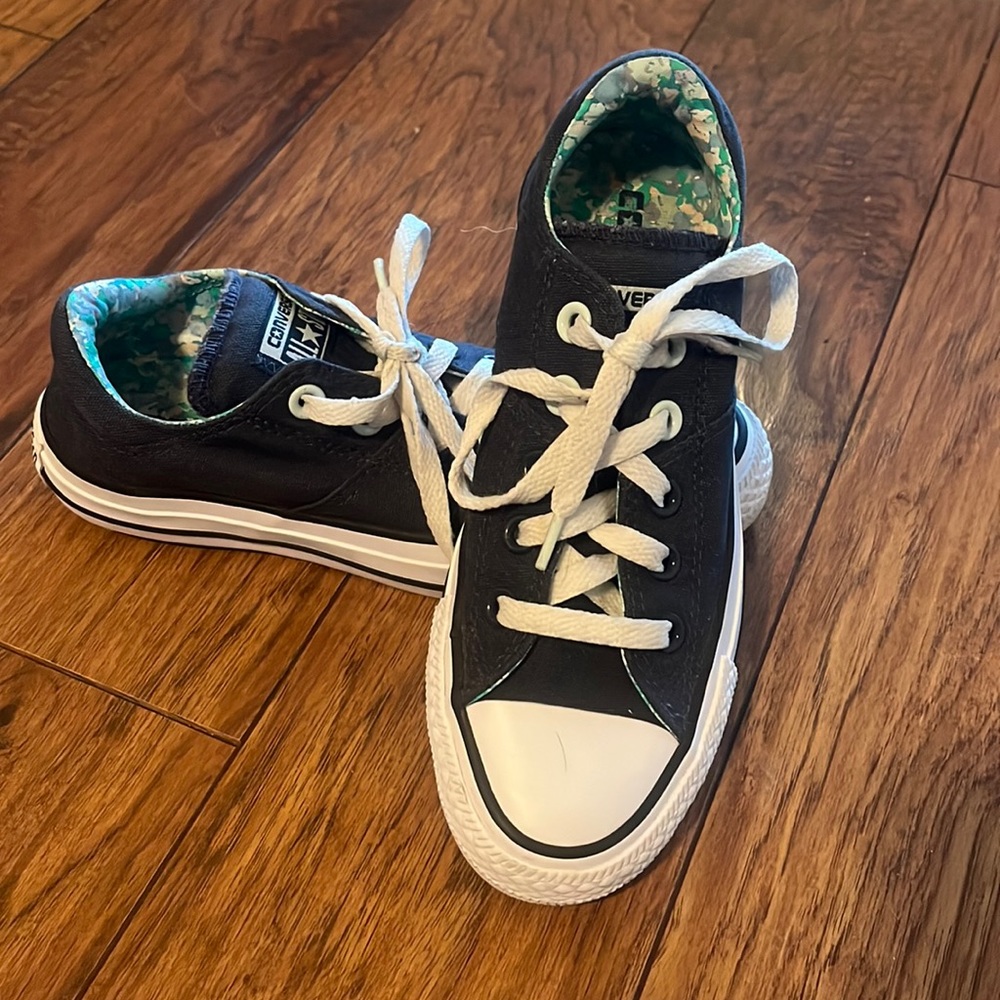 Navy blue Converse